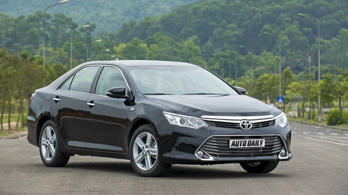 toyota-camry-2016-gia-ưu-đai-toyota-saigon (1).jpg